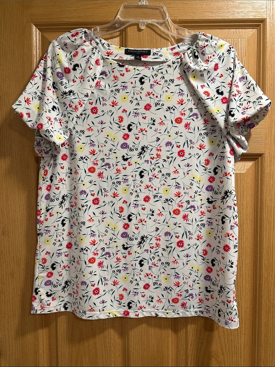 Banana Republic Tops - Banana Republic White Floral Print Short Sleeve Blouse with Multi-Color Blooms
